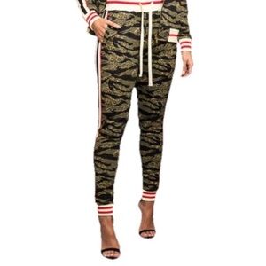 Victorious Women’s S Tiger Camouflage Jogger W Drawstring Racestripe Streetwear